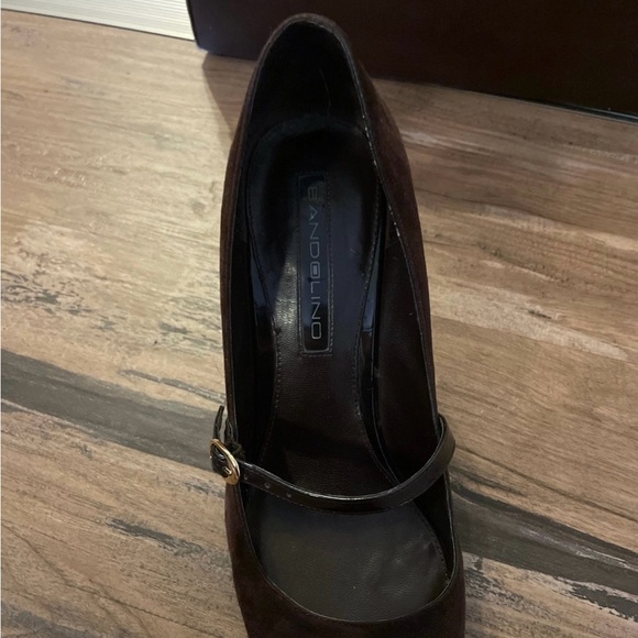 Bandolino Dark Brown Suede Heels With Buckle Strap, Size 8 - Picture 8 of 12